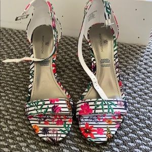 New beautiful color shoes